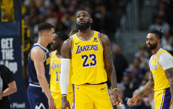 LeBron ponders future after Lakers' first-round playoff exit