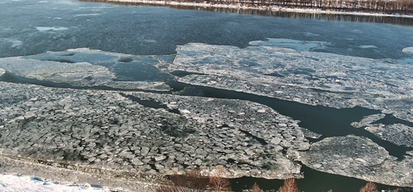 Ice forming on Ohio River this week, but no major navigation issues