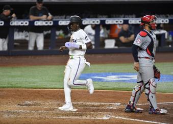 10th-inning hit lifts Marlins to 9-8 win over Cardinals