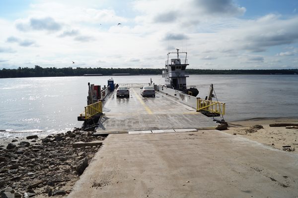 River rising, Dorena Hickman ferry back in service
