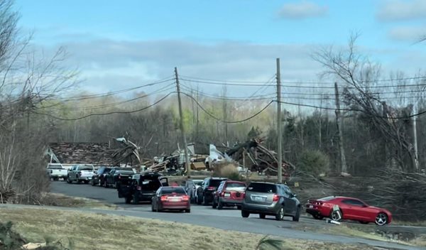 Crews working to restore water, power in Benton