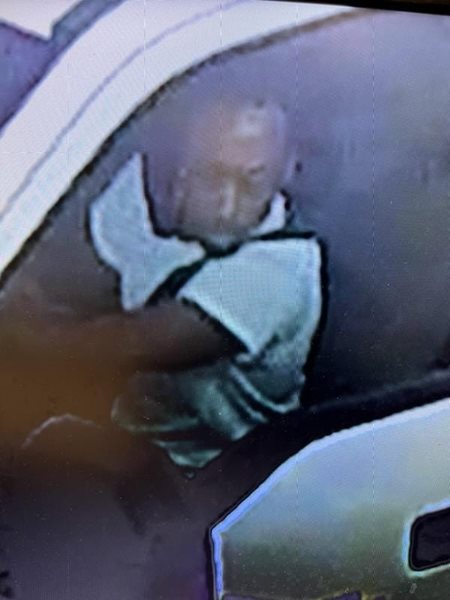 Benton police searching for fraud suspect 