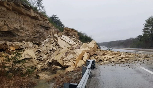 I-69 in Caldwell County still restricted by rock slide