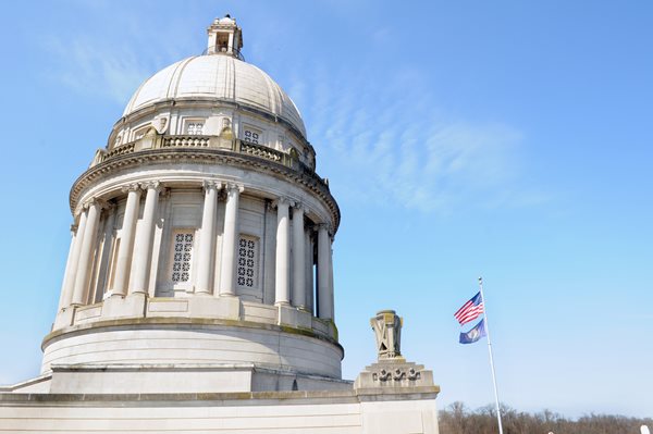 Kentucky Senate sends income tax cut bill to governor