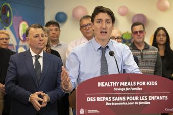 Canadian Prime Minister Trudeau flies to Florida to meet with Trump on tariffs threat