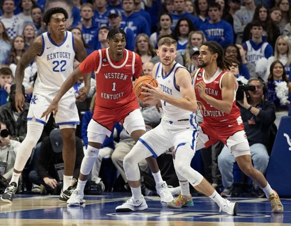 Cats take different approach to topple Hilltoppers 87-68