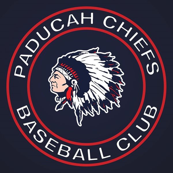 Chiefs' 10-game win streak ends with doubleheader split