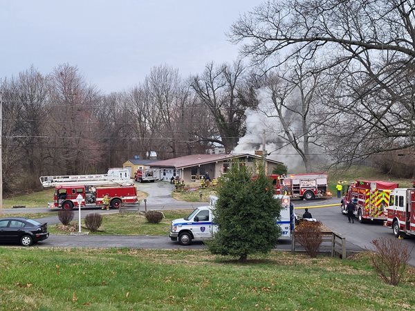Fire damages Lone Oak home