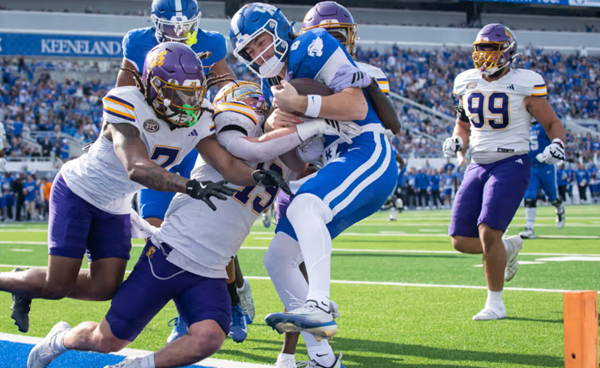McGowan's three TDs power Kentucky over Tennessee Tech 42-10