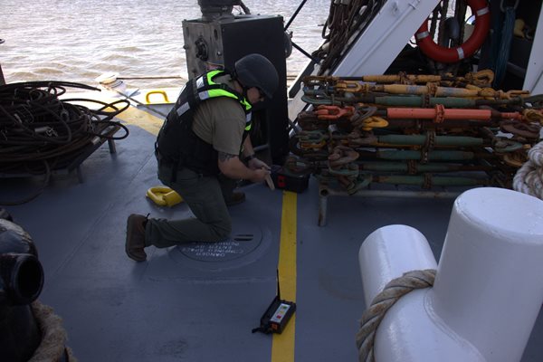 Paducah Police bomb squad trains with Coast Guard