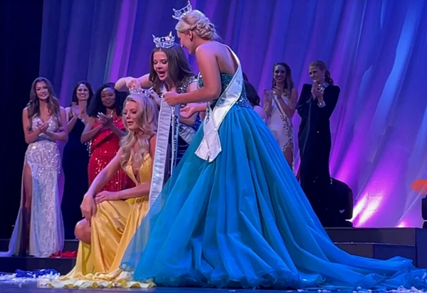 Miss Illinois crowned at Marion pageant