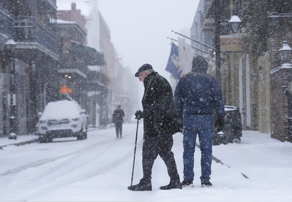 'Once in a lifetime' snow blankets Louisiana, Florida panhandle