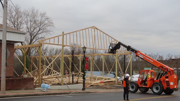Cadiz farmer's market construction collapses again