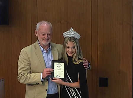 Mayor bestows Junior Duchess Award to Paducah teen