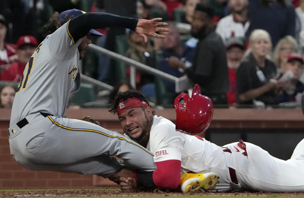 Cardinals tie in 9th, but fall to Brewers in 10 innings, 2-1