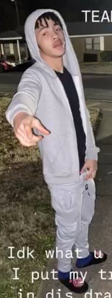 Suspects sought in Fulton robbery