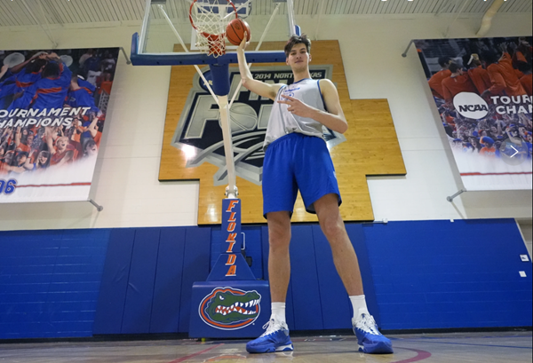World's tallest teen looks to make a mark in SEC basketball