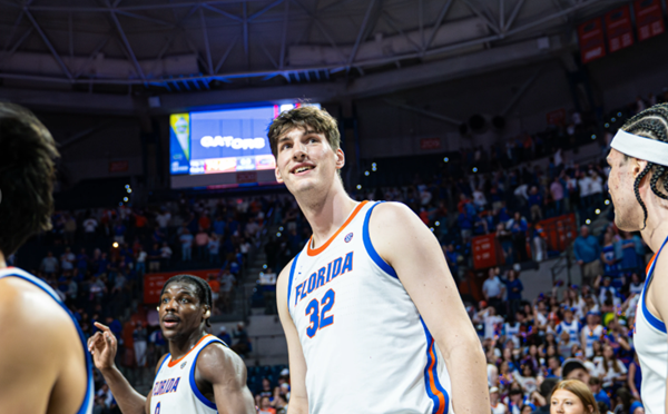 World's tallest basketball player transfers from Florida to UC Irvine