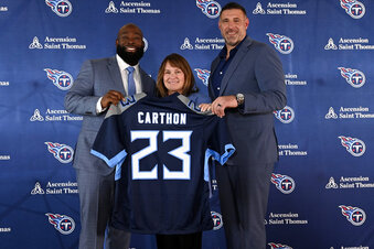 Titans' 1st Black GM says he stands on 'shoulders of giants'