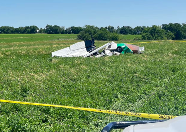 Pilot, 6 others parachute to safety out of plane before it crashes