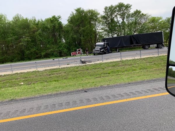 I-24 blocked for several hours by overturned semi