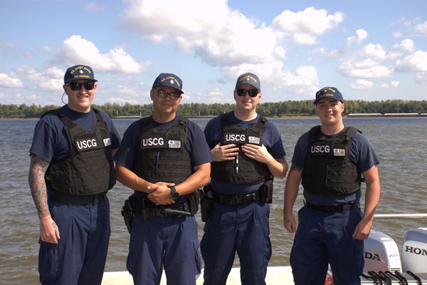 Paducah Police bomb squad trains with Coast Guard