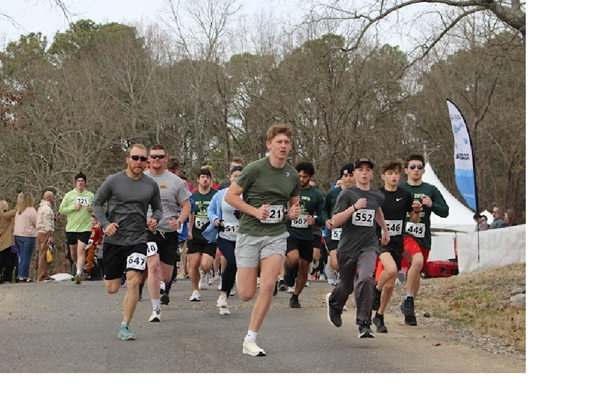 Plungers brave temps in 40s to make a splash for Special Olympics