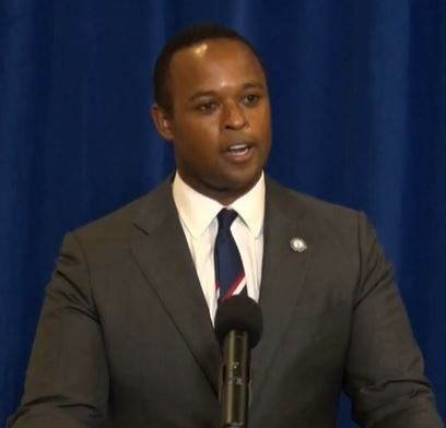 Cameron joins vaccine challenge