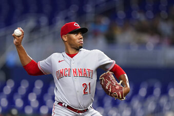 Hunter Greene added to IL by Reds with strained shoulder