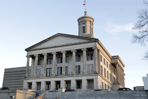 Tennessee Senate advances bill to allow teachers to carry guns