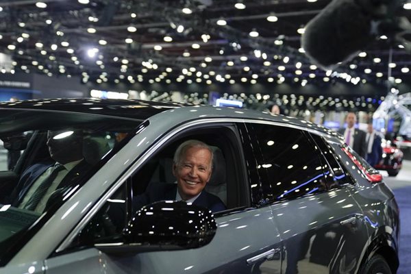 op-ed-biden-s-latest-botch-electric-military-vehicles-r-twtauto