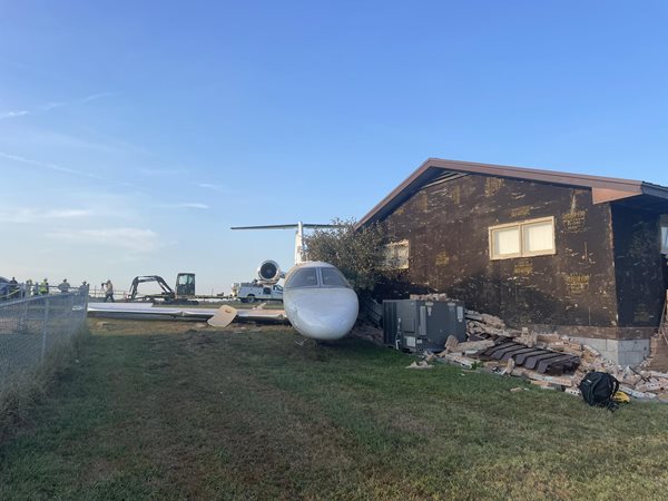 Jet runs off runway in Mayfield, strikes house