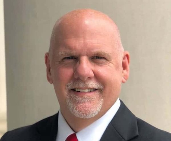 Kentucky prosecutor to resign after pardon request