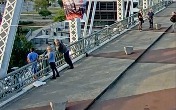 Jon Bon Jovi helps talk woman off ledge of Nashville bridge