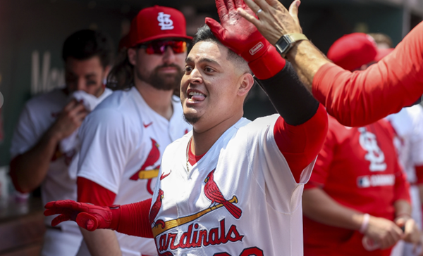 Toronto sweeps Cardinals with 5-2 win