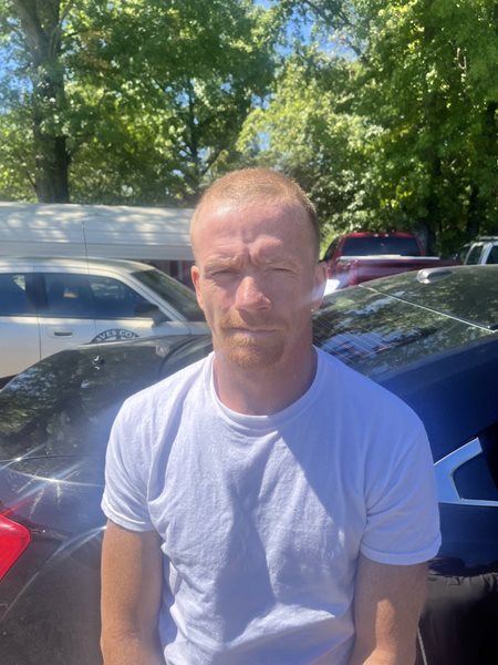 Two drug arrests in Graves while serving warrant